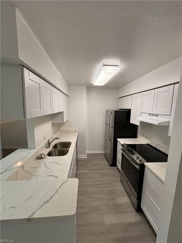 572 Candle Ln Apt 302, Newport News, VA 23608