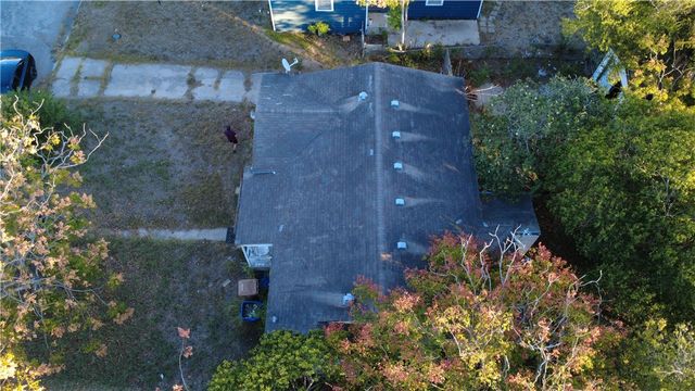 4019 W Vanderbilt Dr, Corpus Christi, TX 78415