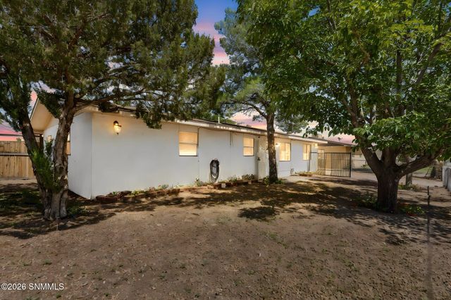5850 Garcia Drive, Dona Ana, NM 88032