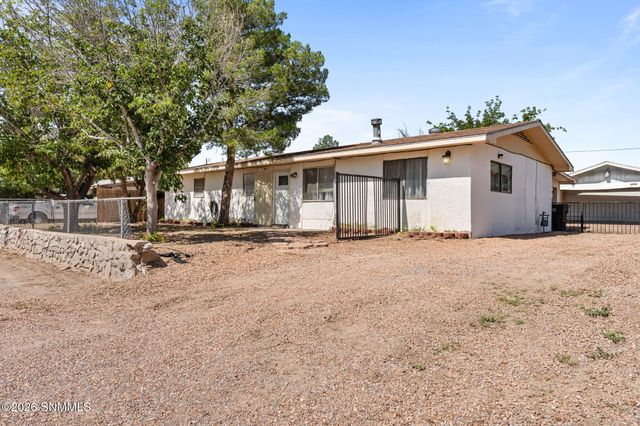 5850 Garcia Drive, Dona Ana, NM 88032