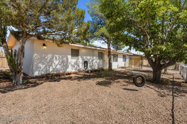 5850 Garcia Drive, Dona Ana, NM 88032