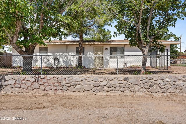 5850 Garcia Drive, Dona Ana, NM 88032