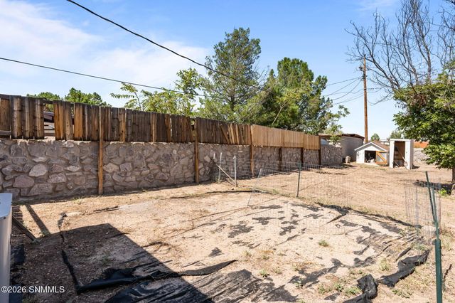 5850 Garcia Drive, Dona Ana, NM 88032