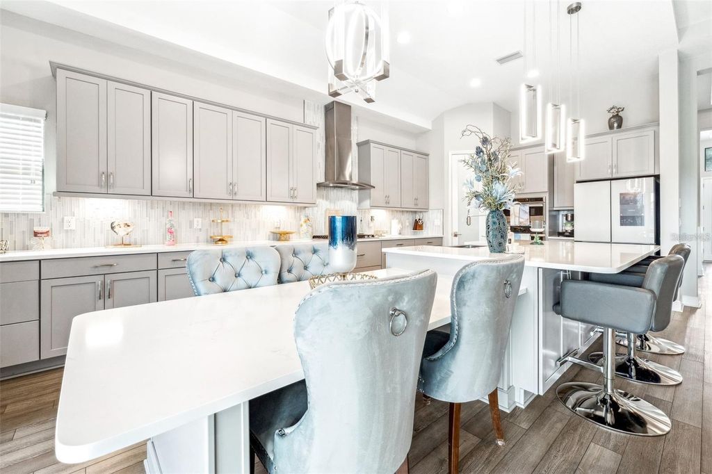 Image 10 of property listing at 13871 HEARTWOOD WAY, Parrish, FL 34219