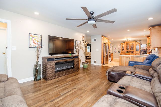 936 W Corning Road, Beecher, IL 60401