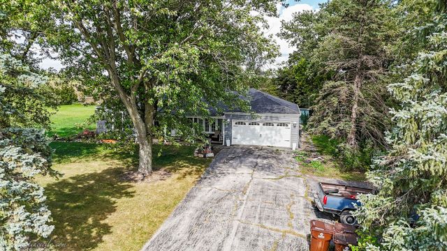 936 W Corning Road, Beecher, IL 60401