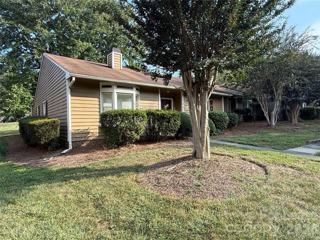 8317 Summerglen Circle, Charlotte, NC 28227