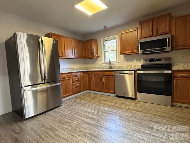 8317 Summerglen Circle, Charlotte, NC 28227