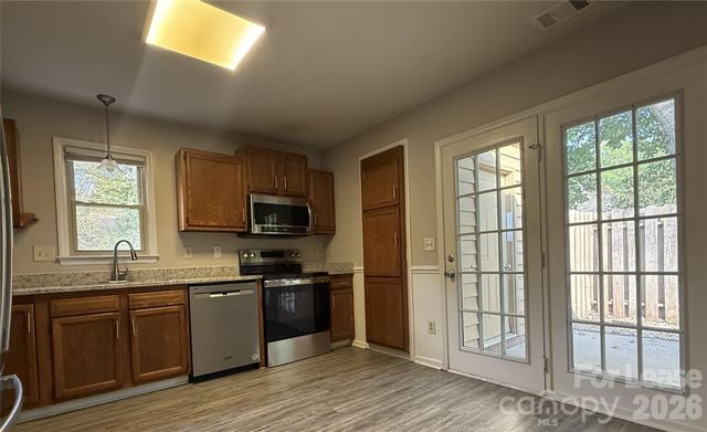 8317 Summerglen Circle, Charlotte, NC 28227