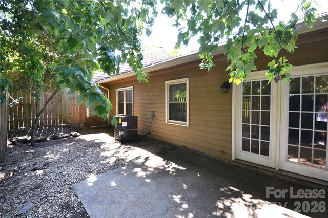 8317 Summerglen Circle, Charlotte, NC 28227