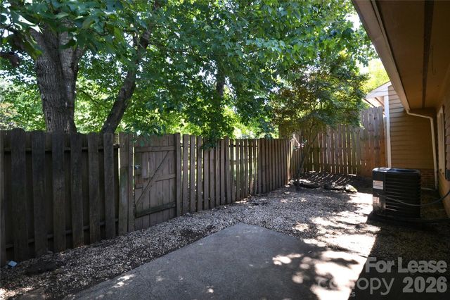 8317 Summerglen Circle, Charlotte, NC 28227