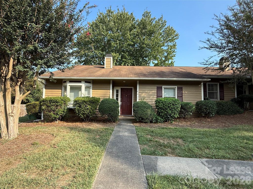 8317 Summerglen Circle, Charlotte, NC 28227