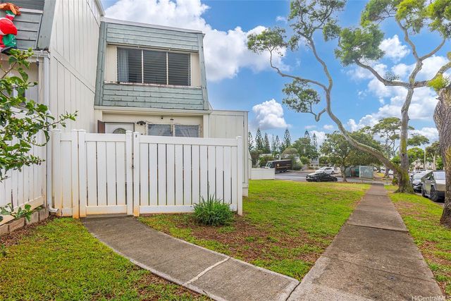98-715 Kaonohi Street 26, Aiea, HI 96701