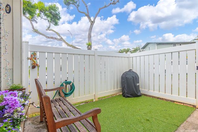 98-715 Kaonohi Street 26, Aiea, HI 96701