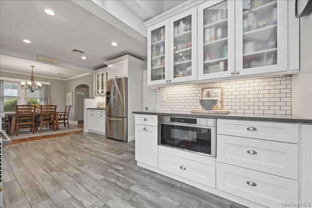 66 Primrose Avenue, Floral Park, NY 11001
