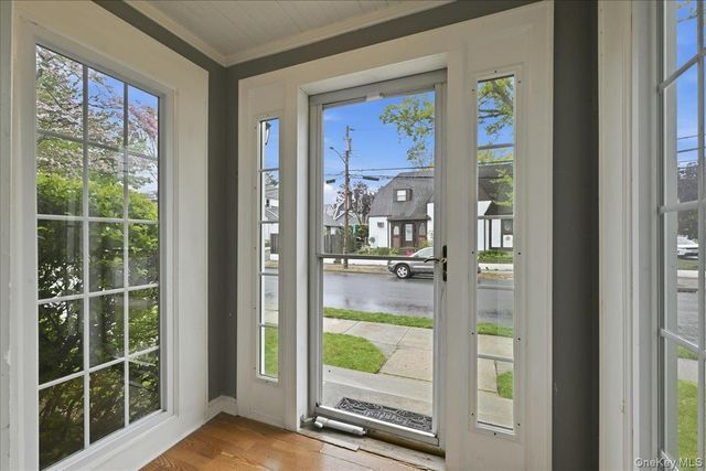 66 Primrose Avenue, Floral Park, NY 11001
