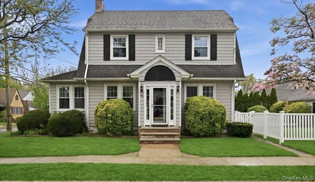 66 Primrose Avenue, Floral Park, NY 11001