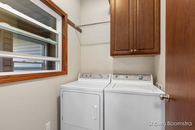 8105 Amber Crest Drive SW, Byron Center, MI 49315