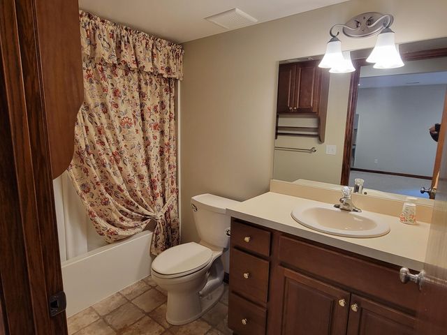 8105 Amber Crest Drive SW, Byron Center, MI 49315