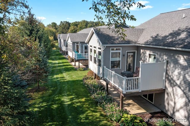 8105 Amber Crest Drive SW, Byron Center, MI 49315