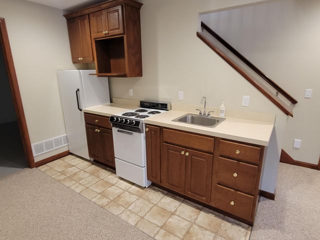 8105 Amber Crest Drive SW, Byron Center, MI 49315