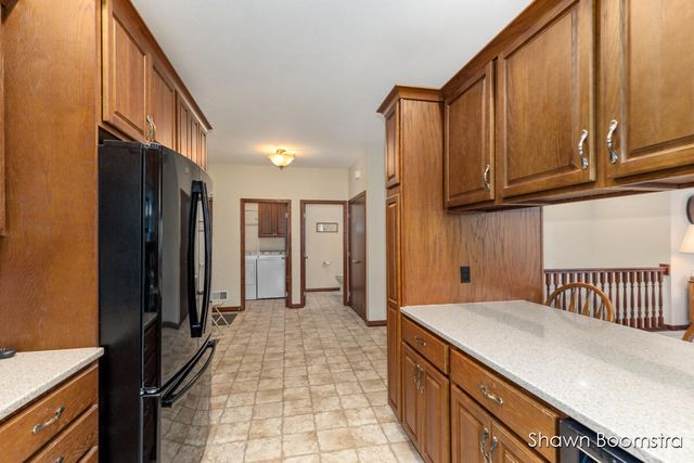 8105 Amber Crest Drive SW, Byron Center, MI 49315