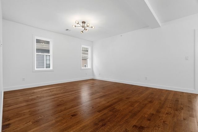 73 Romsey St 3, Boston, MA 02125