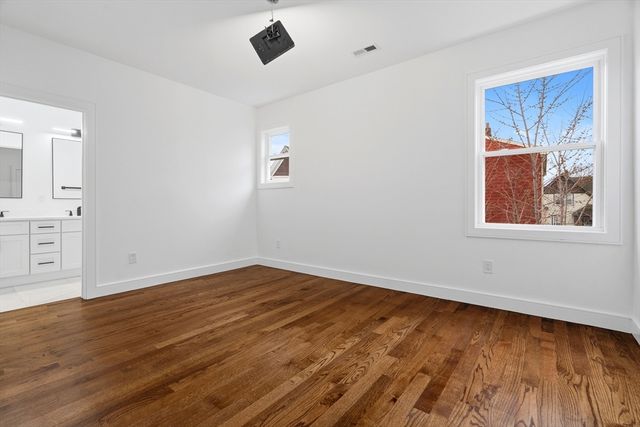 73 Romsey St 3, Boston, MA 02125