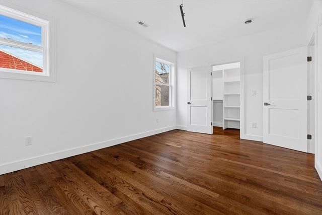 73 Romsey St 3, Boston, MA 02125