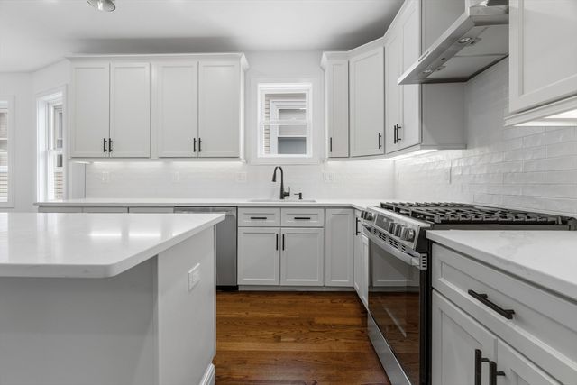 73 Romsey St 3, Boston, MA 02125