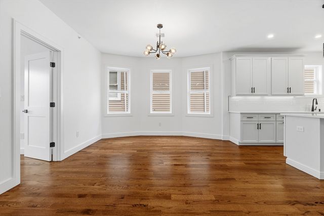 73 Romsey St 3, Boston, MA 02125