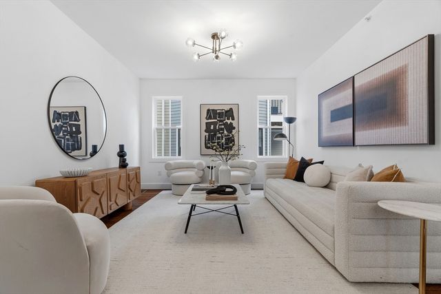 73 Romsey St 3, Boston, MA 02125