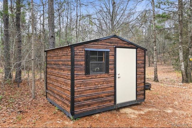 255 Indian Lane, Tallassee, AL 36078