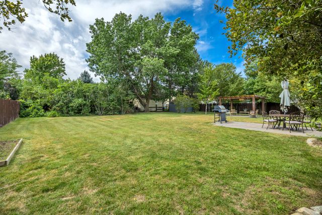 2425 E VIEW DR, South Weber, UT 84405
