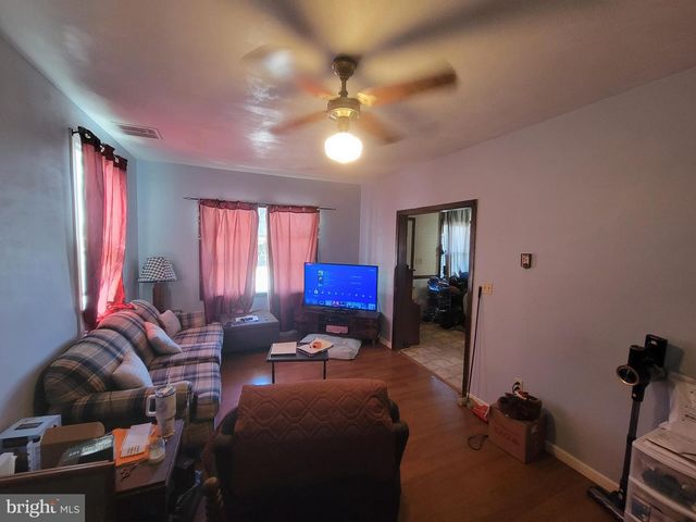 250 VILLAGE DR, Lebanon, PA 17042