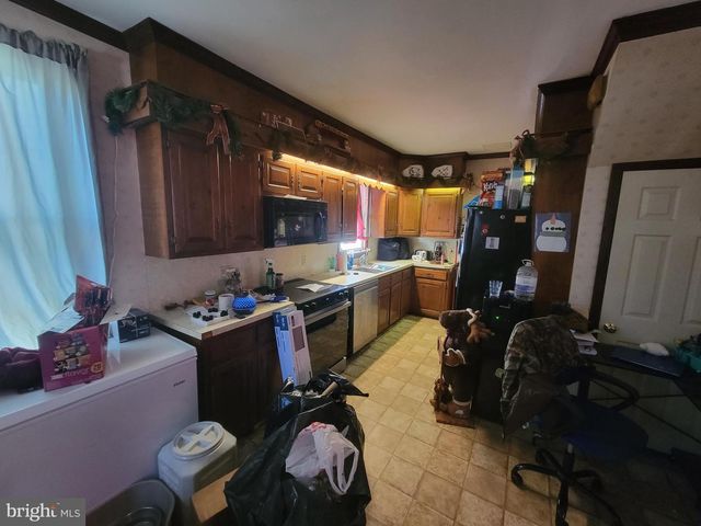 250 VILLAGE DR, Lebanon, PA 17042