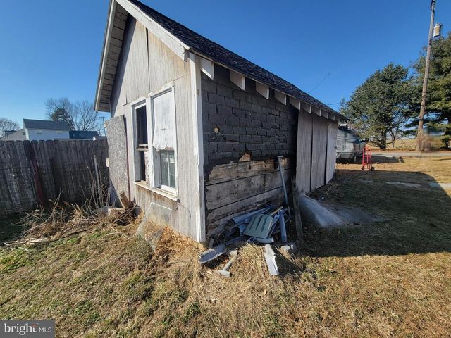 250 VILLAGE DR, Lebanon, PA 17042