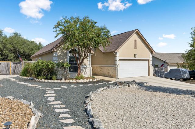 1 Rock Hollow CIR, Wimberley, TX 78676