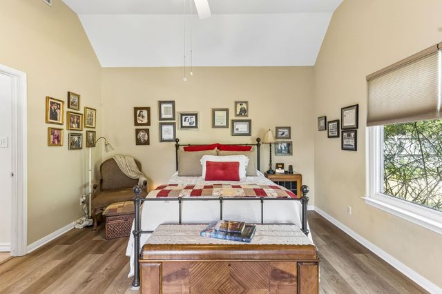 1 Rock Hollow CIR, Wimberley, TX 78676