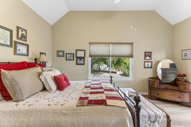 1 Rock Hollow CIR, Wimberley, TX 78676