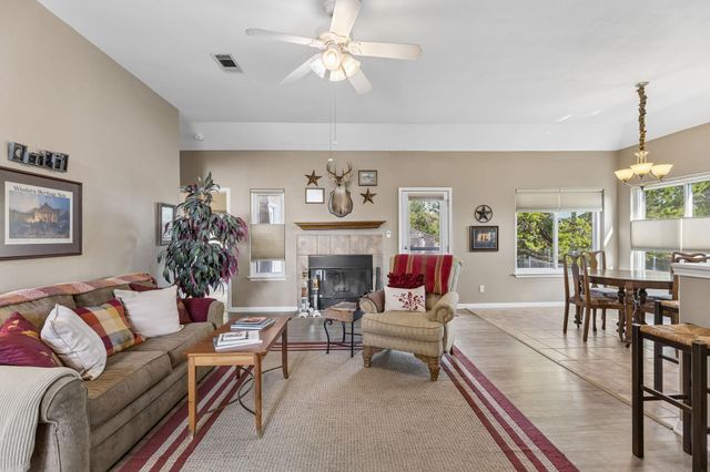 1 Rock Hollow CIR, Wimberley, TX 78676