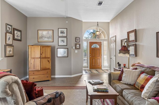 1 Rock Hollow CIR, Wimberley, TX 78676