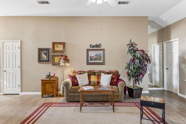 1 Rock Hollow CIR, Wimberley, TX 78676