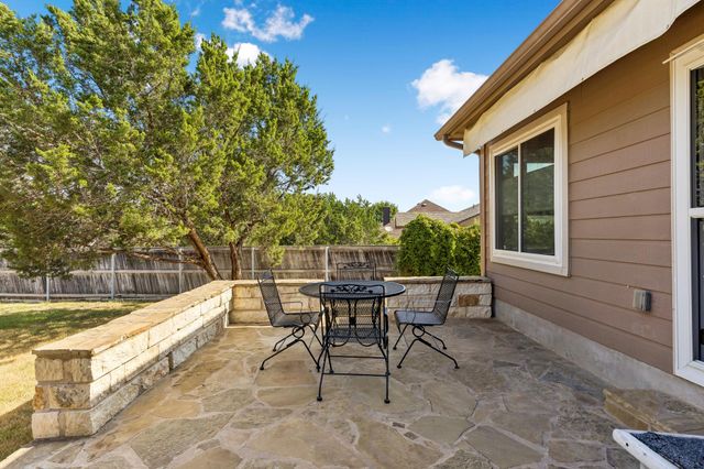 1 Rock Hollow CIR, Wimberley, TX 78676