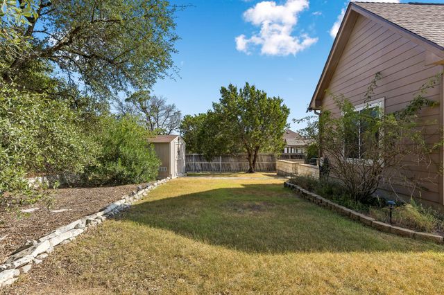 1 Rock Hollow CIR, Wimberley, TX 78676