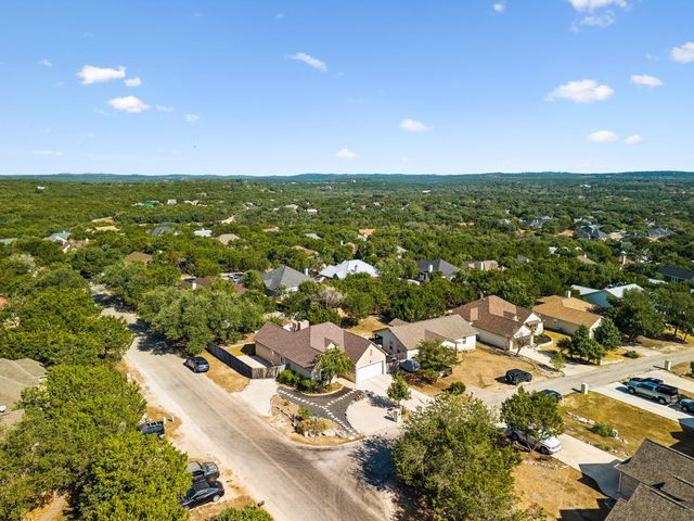 1 Rock Hollow CIR, Wimberley, TX 78676
