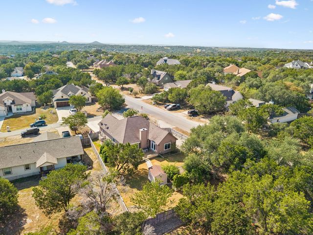 1 Rock Hollow CIR, Wimberley, TX 78676