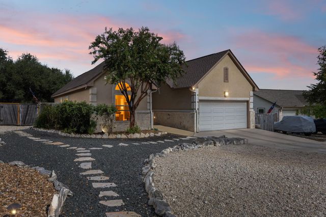 1 Rock Hollow CIR, Wimberley, TX 78676