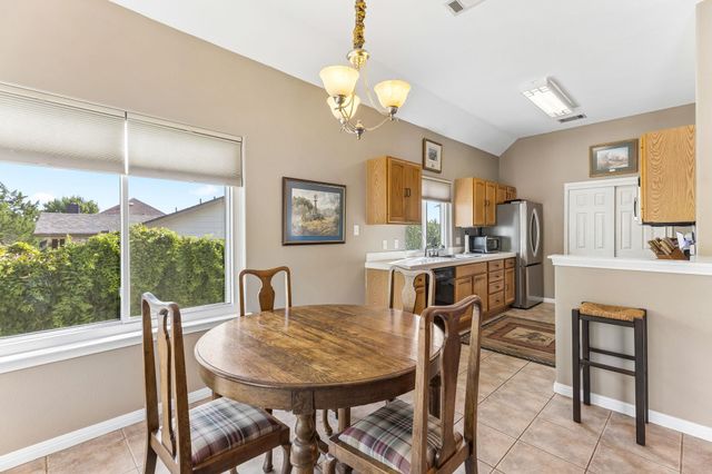 1 Rock Hollow CIR, Wimberley, TX 78676
