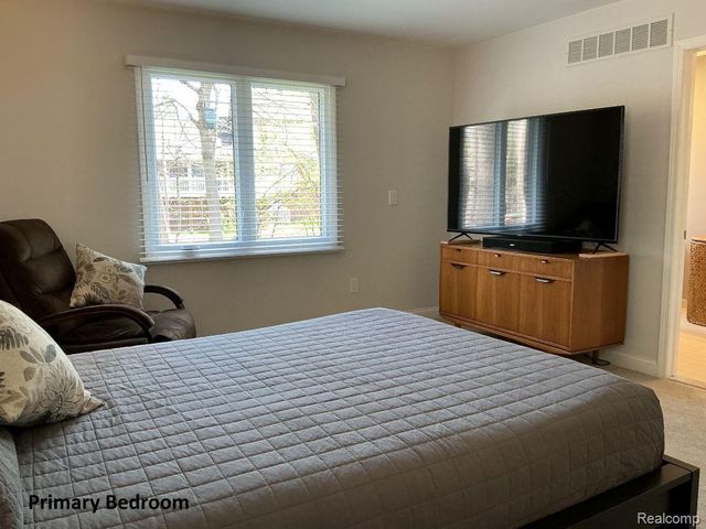 460 Streamview Court, Rochester Hills, MI 48309